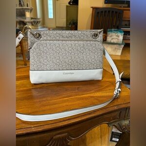 Calvin Klein CK Monogram Logo Zip Top Crossbody Bag w 45” Adjustable Strap EUC